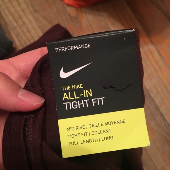 Nike All In Tight Fit Leggings - Picture 6 of 8